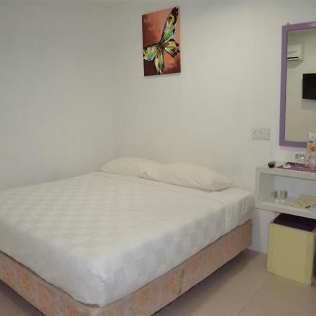 Lavender Hotel Teluk Intan Kültér fotó