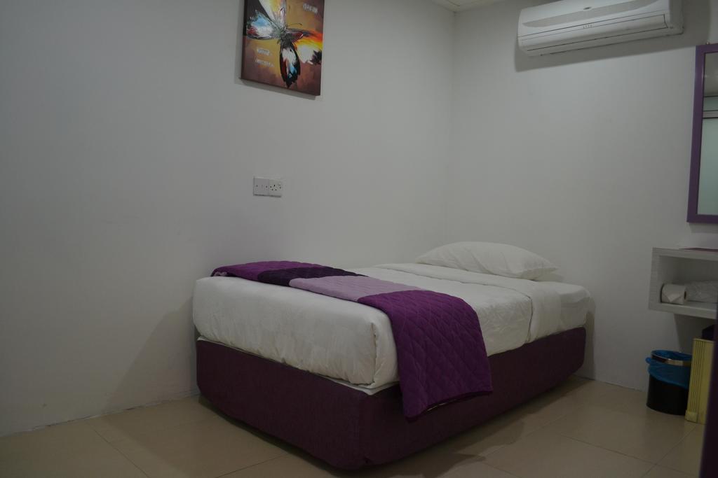 Lavender Hotel Teluk Intan Szoba fotó