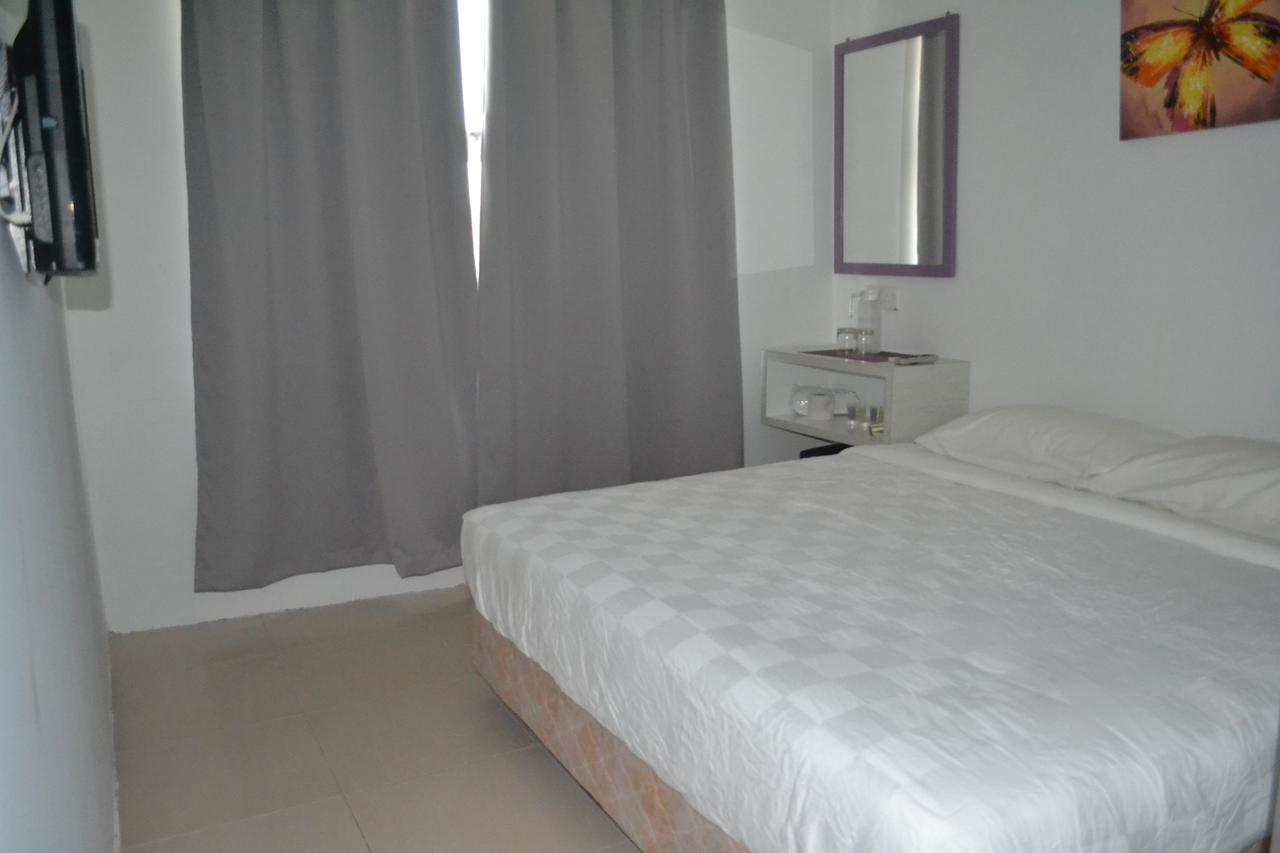Lavender Hotel Teluk Intan Kültér fotó